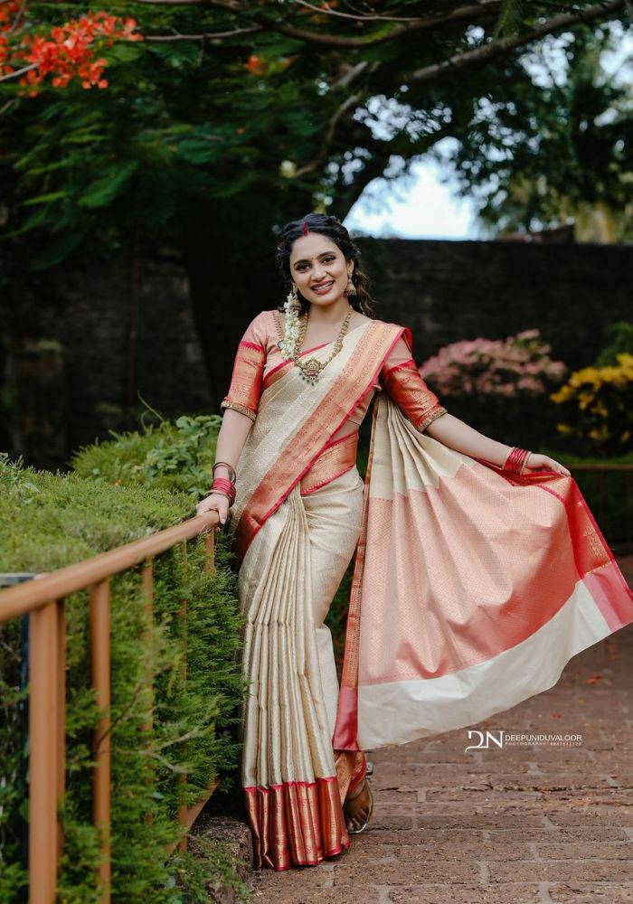 Beige Soft Silk Saree With Snappy Blouse Piece
