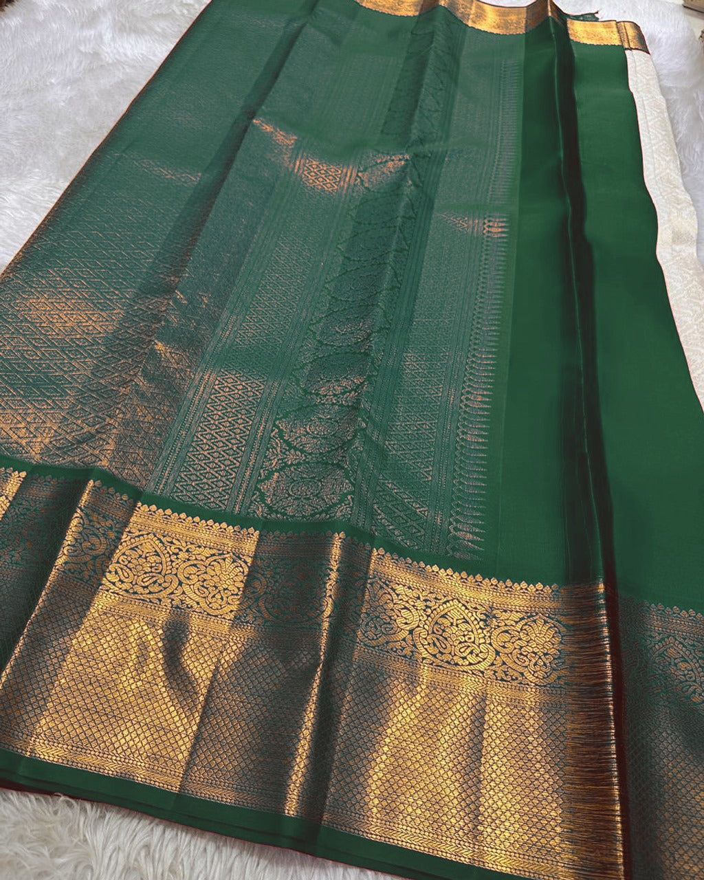 Varnika – Ivory Kanjivaram Silk Saree with Emerald Zari Border