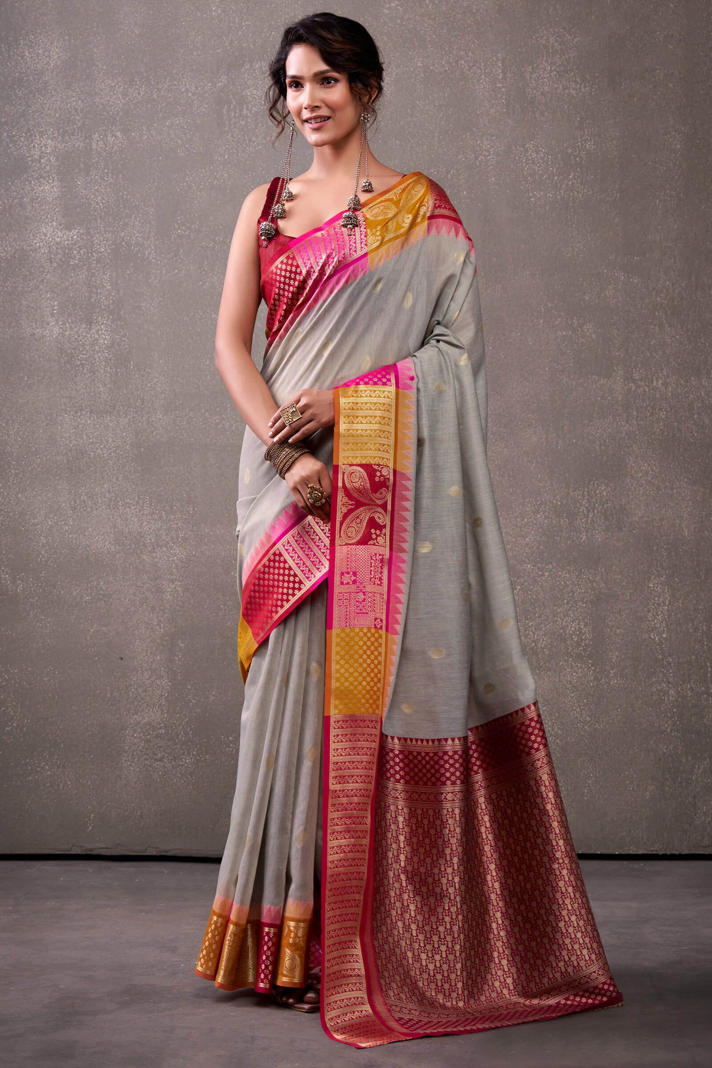 Effulgent Grey Cotton Silk Saree With Lustrous Blouse Piece