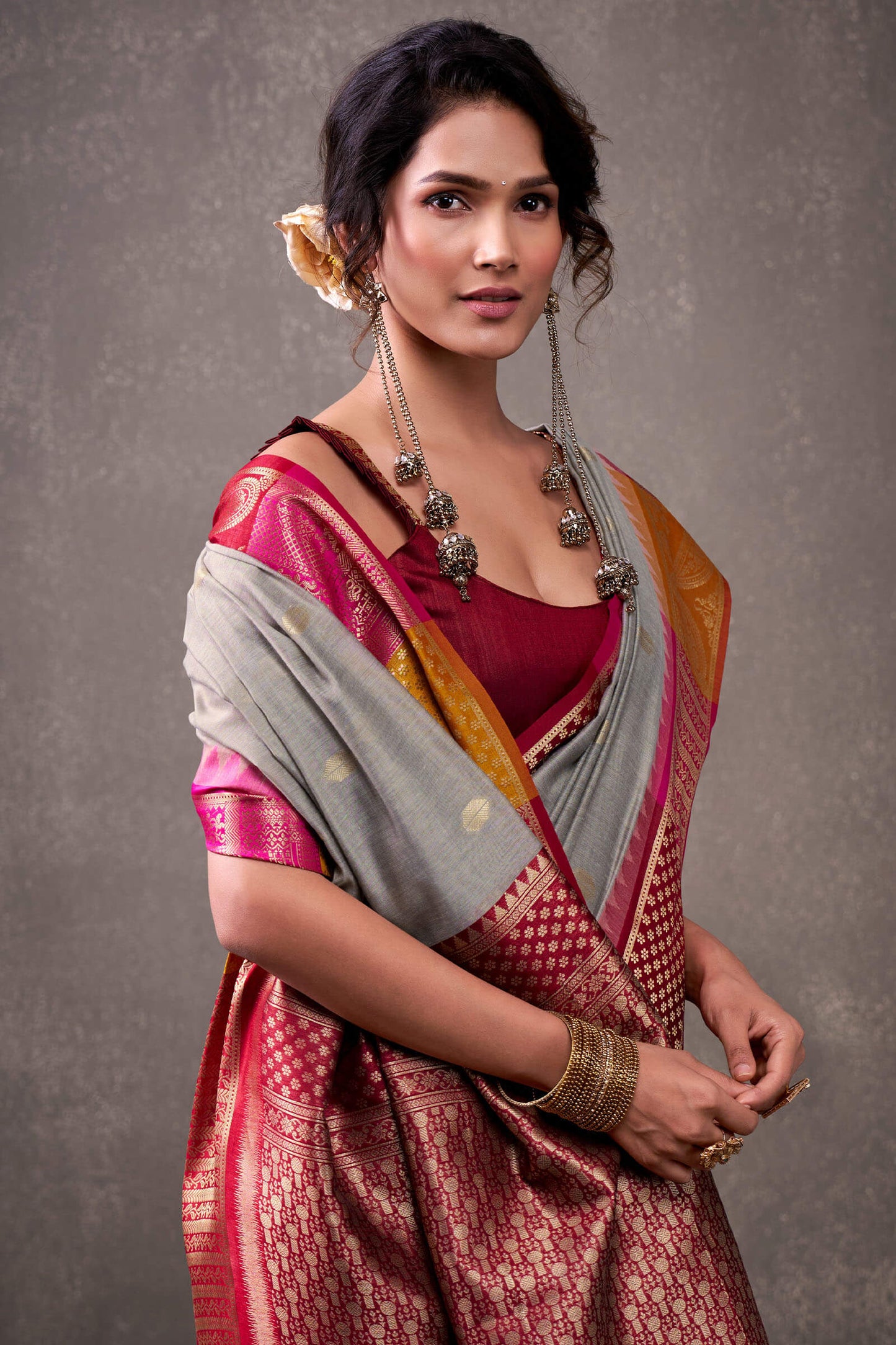 Effulgent Grey Cotton Silk Saree With Lustrous Blouse Piece